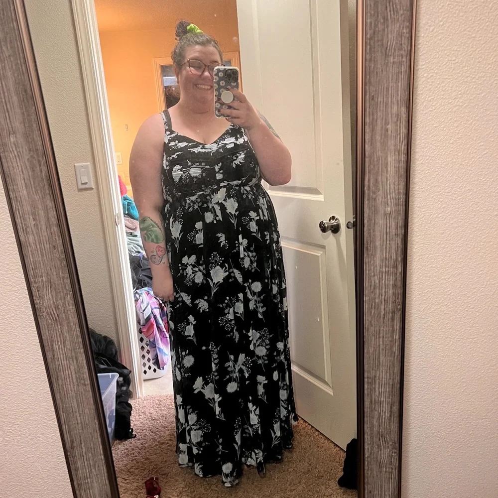 Torrid maxi black floral forms dress - Picture 4 of 4